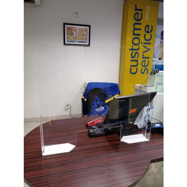 

Acrylik Pembatas Nasabah CSO/Teller.