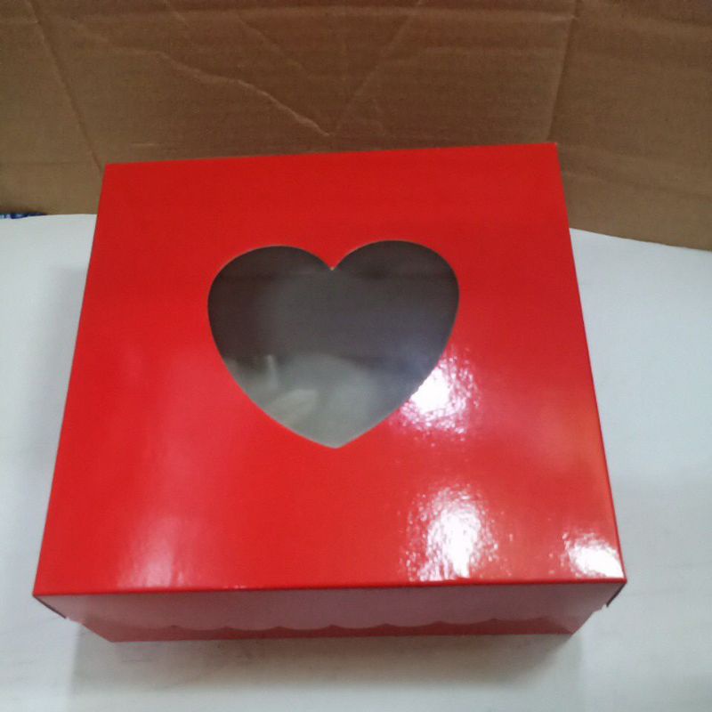 

Dus Box Kotak Kue Hias Merah Jendela Hati 20x20 cm