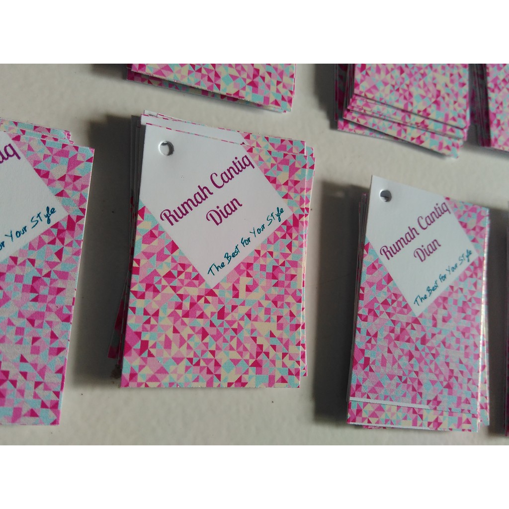 

Hang Tag Ukuran 5x3 cm per pack (isi 90 pcs) cocok untuk label craft