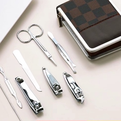 (Hello Girl) D39 Set Gunting Kuku /Peralatan Menicure 8in1 Mini Stainless Stell Gunting Kuku Portable Tools Set Dengan Dompet Import