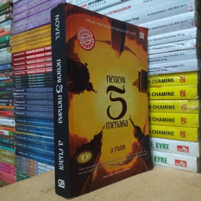 Novel Bestseller NEGERI 5 MENARA A Fuadi Gramedia