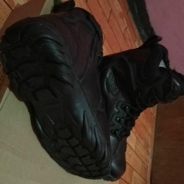 Sepatu PDL pembagian Arhanud TNI AD