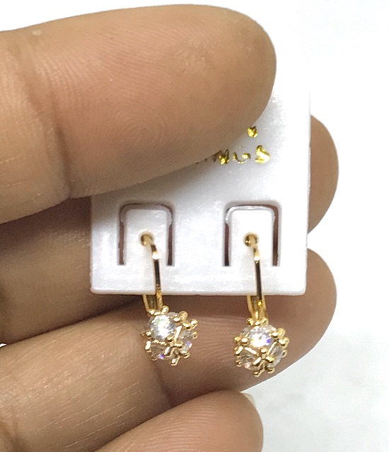 Anting wanita // anting lapis emas//perhiasan //anting