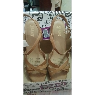 high heel brash/payless/sepatu wanita/sandal wanita/sepatu pesta