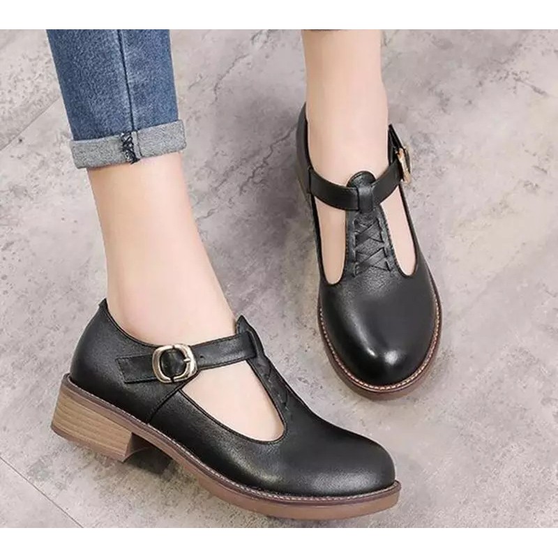 SEPATU WANITA / SEPATU DOCMART 6758