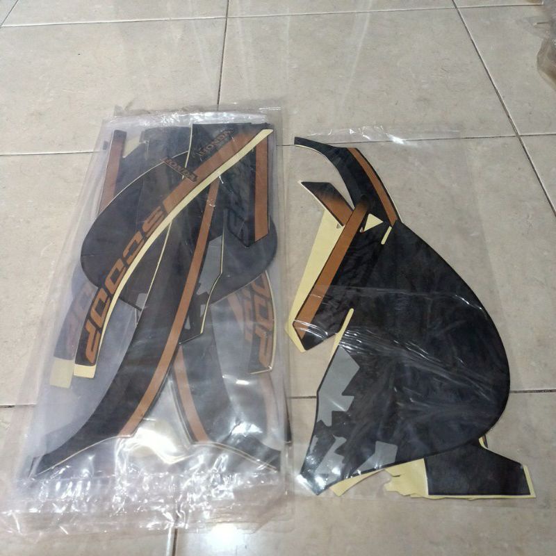 striping stiker les body Honda Scoopy sporty 2021 hitam
