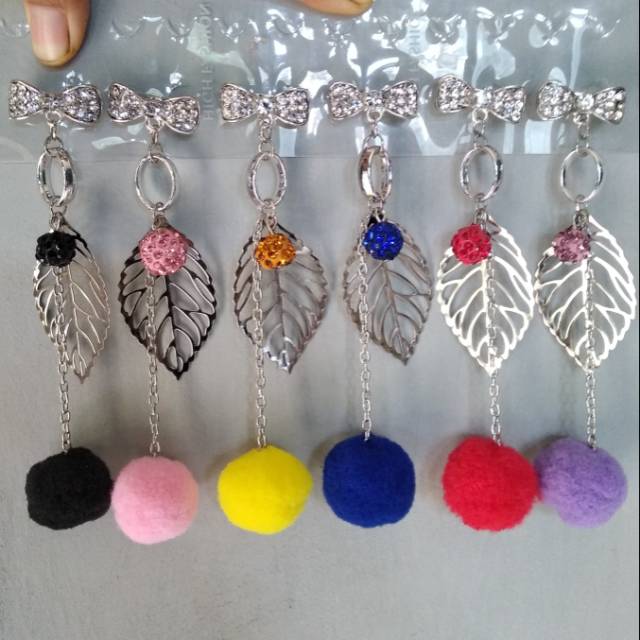 Bros dagu simple pom pom