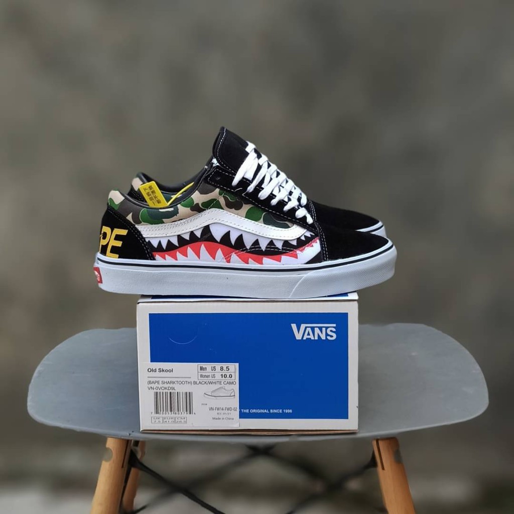 SEPATU VANS OLDSKOOL BAPE SHARKTOOTH BLACK WHITE CAMO ORIGINAL 40-44