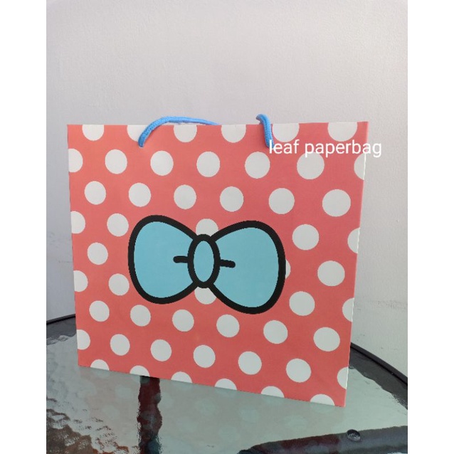 

paper bag pink / tas kado warna pink motif / tas kado lucu unik tebal mewah besar kecil sedang hello kitty / paper bag pita / paper bag ultah anak / tas ultah anak / paper bag polkadot