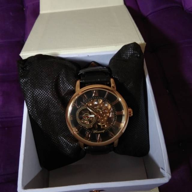 Jam tangan forsining