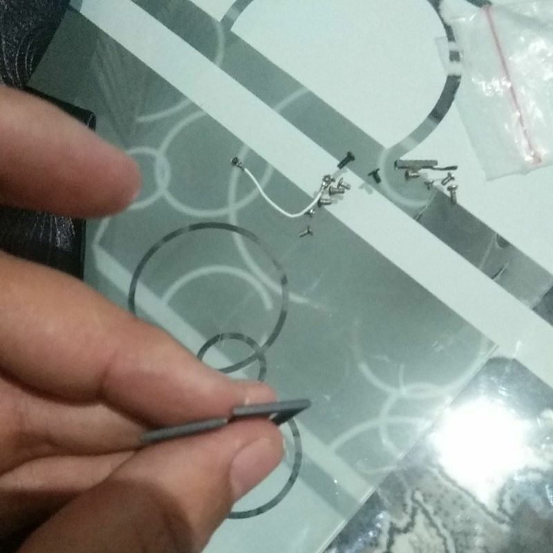 Tempat kartu sim dan memory  HTC 10