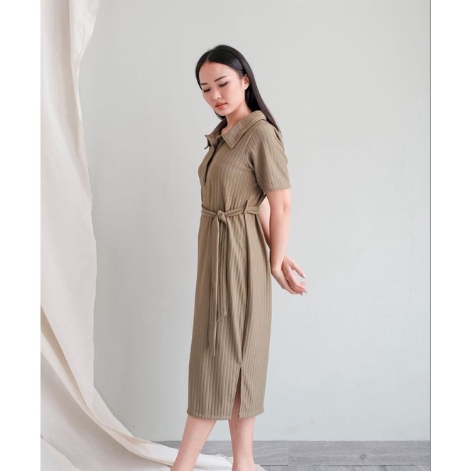 Lookatmeofficial • Pau Loose Knit Premium Midi Dress