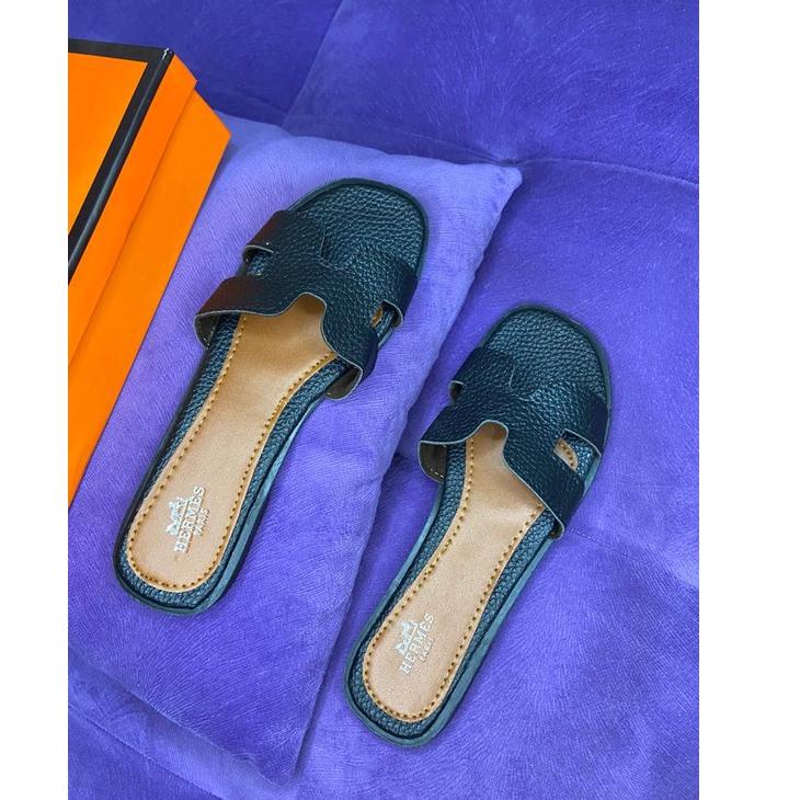 8V1 Sandal wanita kulit jeruk  box original pum / Sandal perempuan dewasa kekinian import / Sandal slip wanita motif kulit jeruk Togo / Sandal wanita remaja terbaru 2022 / Sandal slip wanita H BALANCE 8856 / Sandal selop H ermes teplek AZ-01