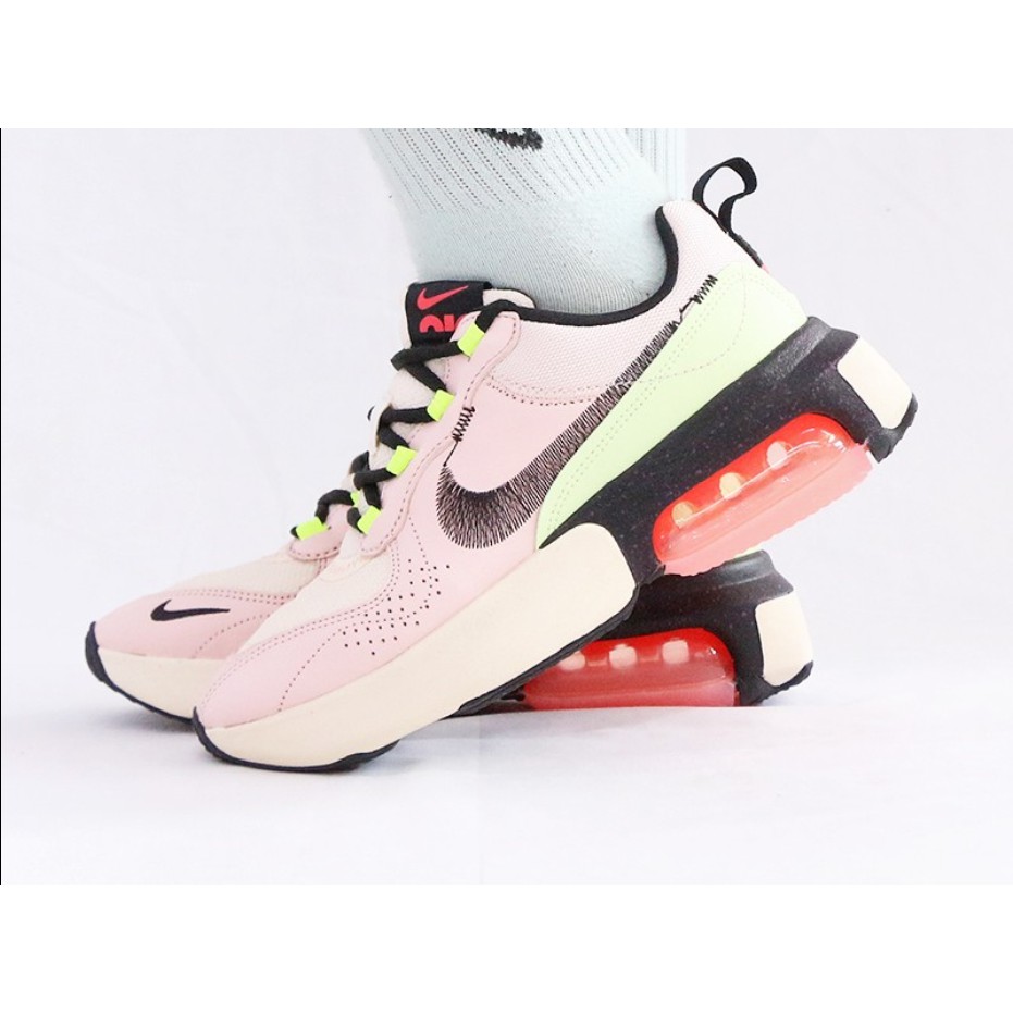  Sepatu  Sneakers Desain Nike  Air Max Verona  Qs Warna Pink 