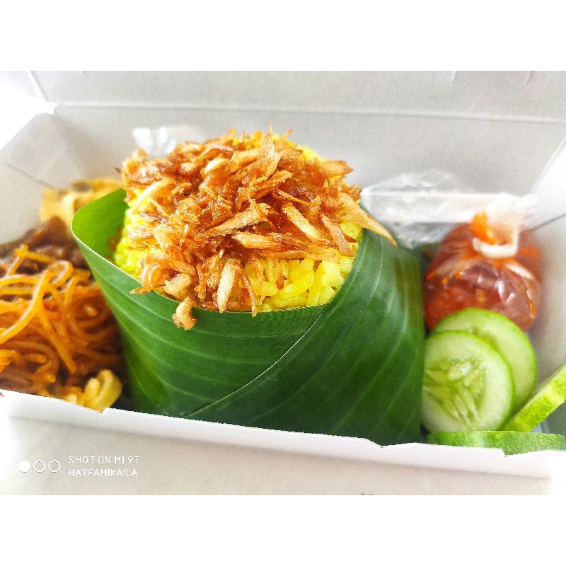 

nasi kuning dan uduk Sariwangi Safei 1