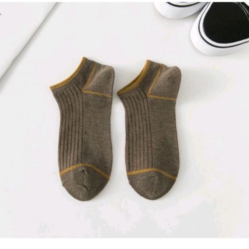 [ COD ] Kaos Kaki Ankle Semata Kaki Simple Motif Polos Garis Pria Wanita Unisex Murah Cute Socks Fashion Korea / Kaos Kaki Pria Polos / Kaos Kaki Pria Garis / Kaos kaki Wanita-Coklat Muda Pendek
