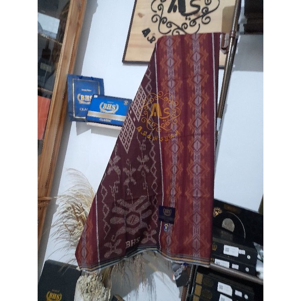 Sarung BHS classic kawung dobby merah tua