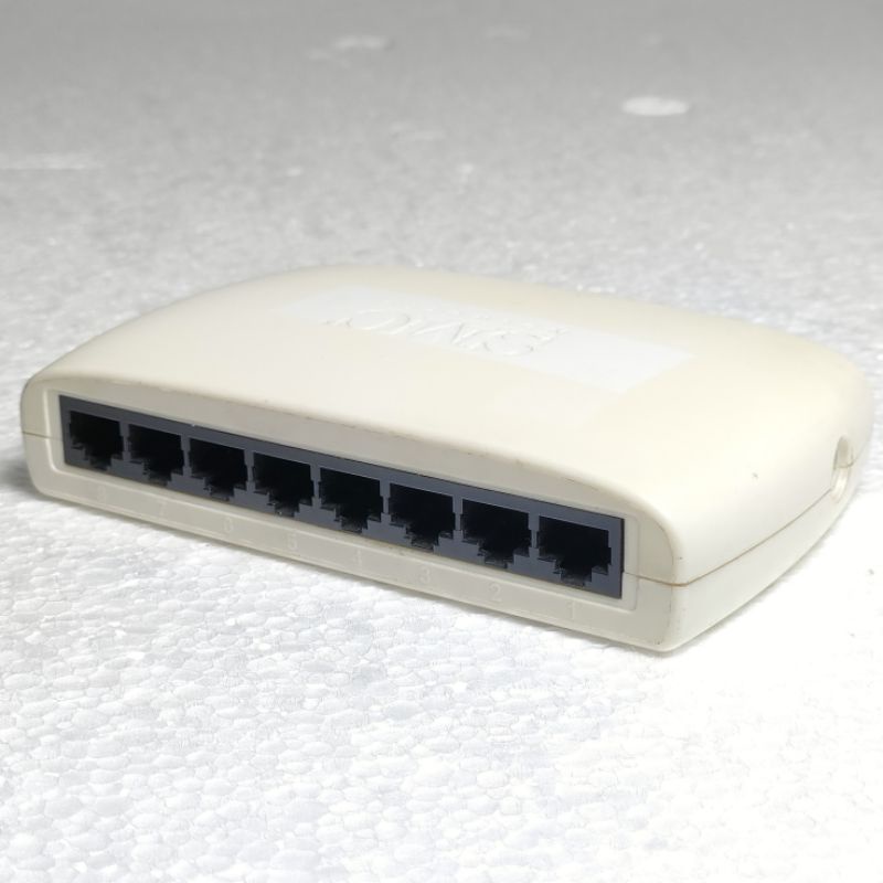 SMC SMCFS801 8 Port Fast Ethernet Unmanaged 10/100Mbps Switch