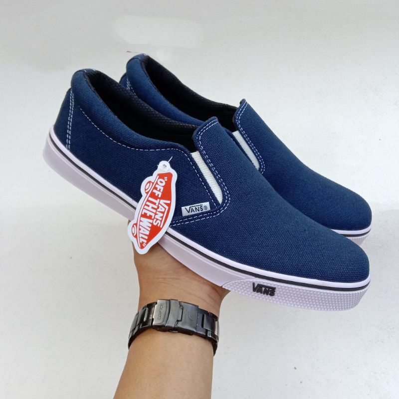 Sepatu slip on/Sepatu Vans/Sepatu kasual/Sepatu formal