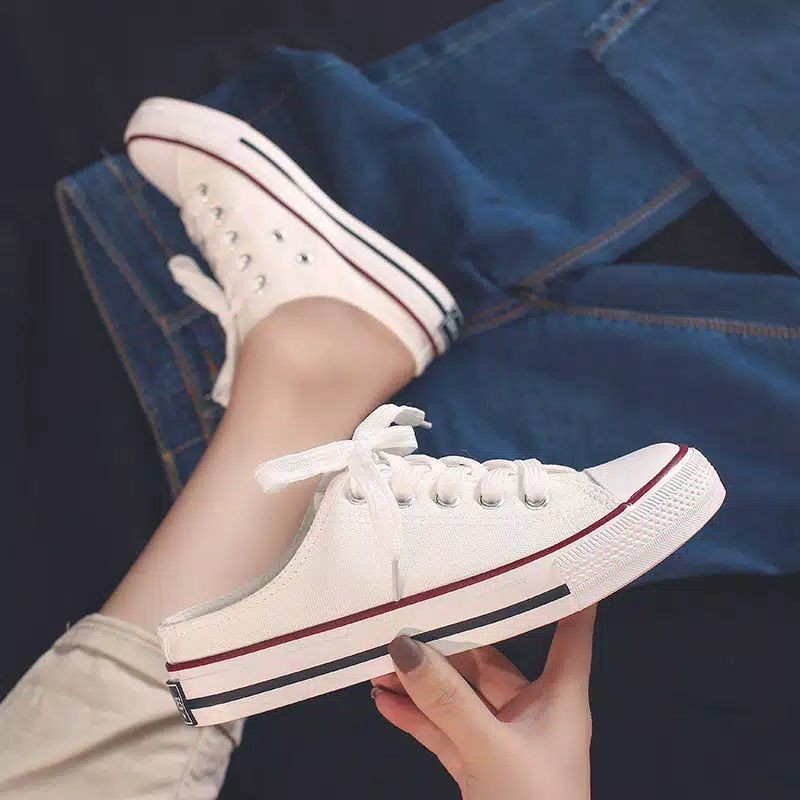 Sepatu Sneaker Converse BUSTONG White