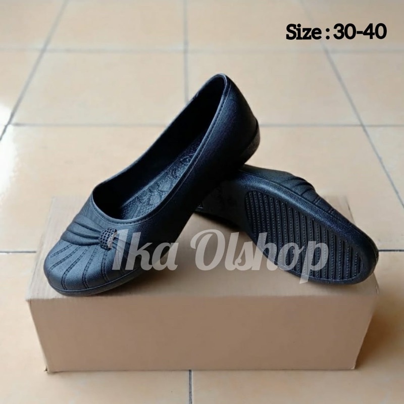 Sepatu Karet Flat Khusus Hitam Motif Pita 30-40