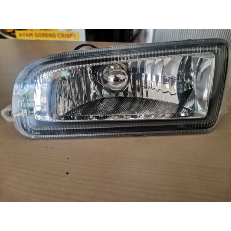 1 pcs kanan / kiri Foglamp / Lampu kabut Kijang Kapsul 2000-2002