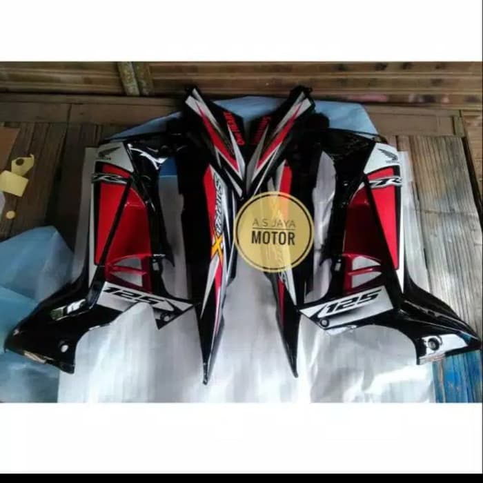 Body Belakang Brikut Sayap Supra X 125 Mata Dua Thn 2008-2011