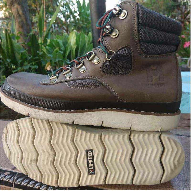 Sepatu MLimited