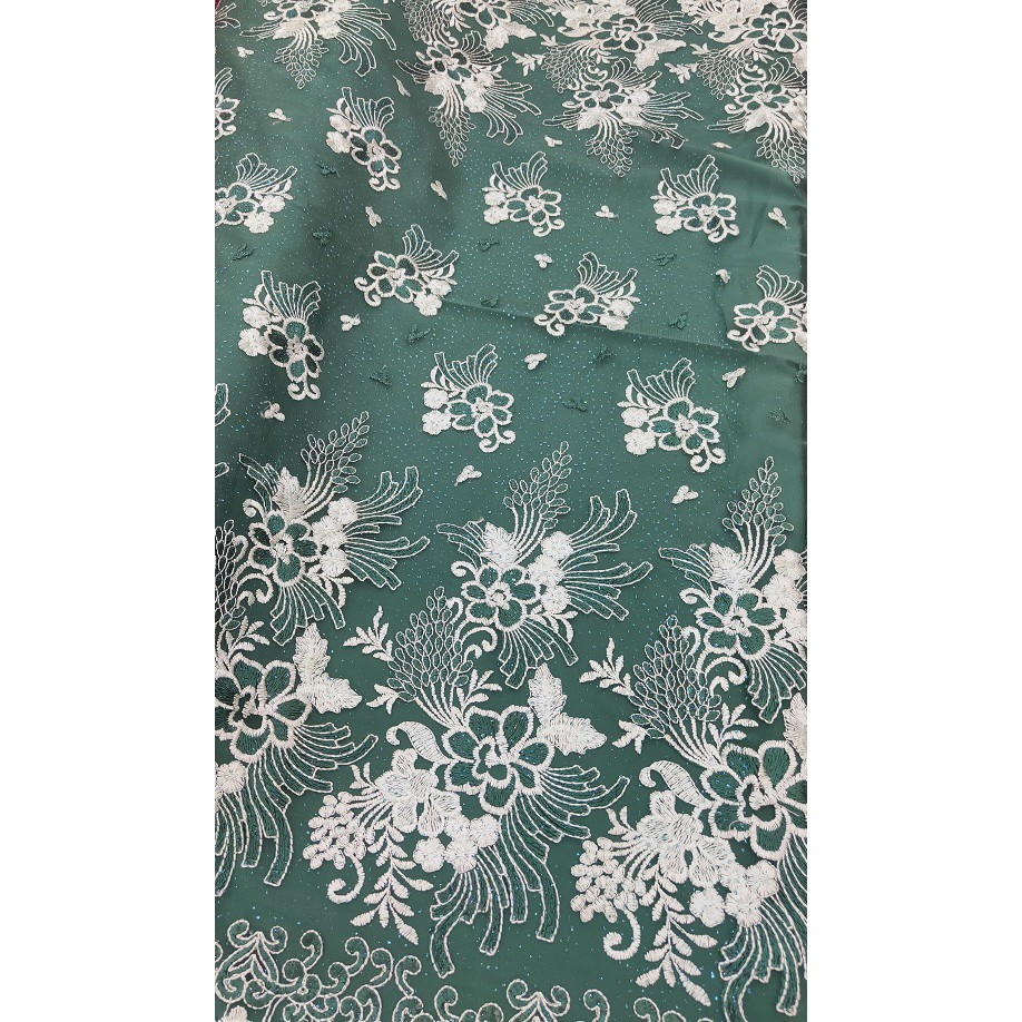 KAIN TILE MOTIF KEMBANG KECIL SATUAN DENGAN PINGGIRAN ATAS BAWAH DENGAN GLITTER COCOK UNTUK GAUN, DR