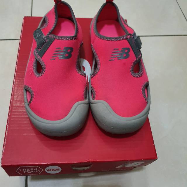 NEW BALANCE kids slip on