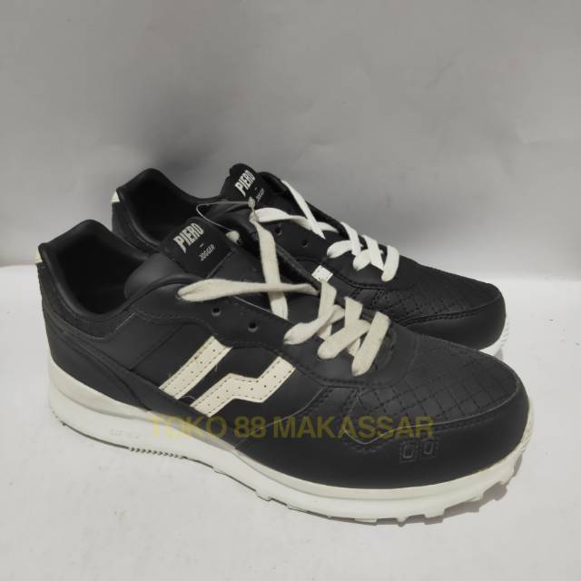  Sepatu  Casual  Piero Jogger Hooligan  Black White 