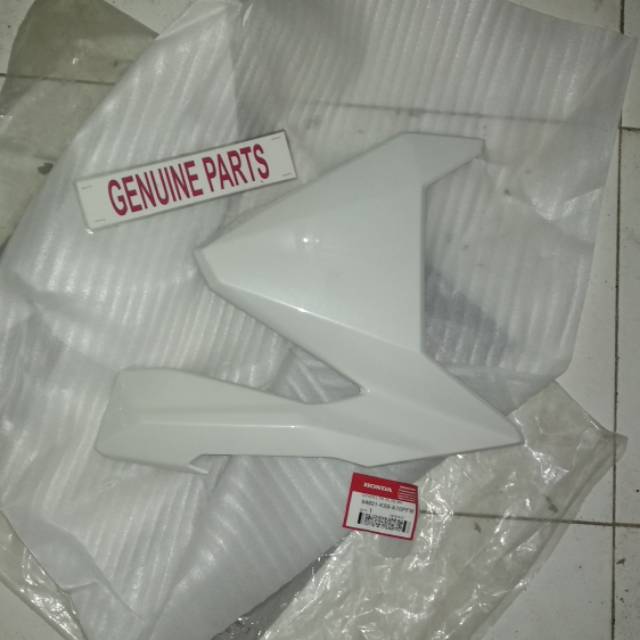 Cover Tebeng Sayap Kiri Vario 125 150 Led Putih 64601-K59-A10PFW Orginal AHM