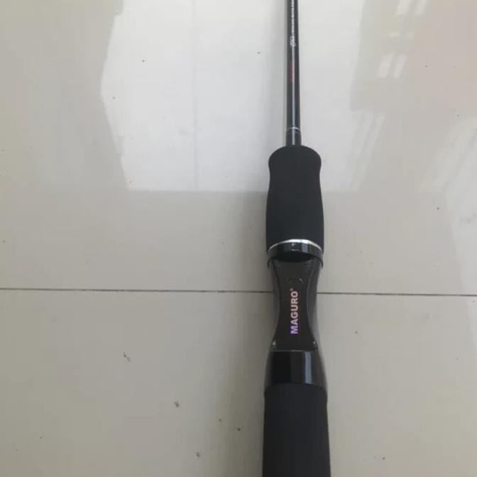 Joran Maguro Black Bird 135 Cm