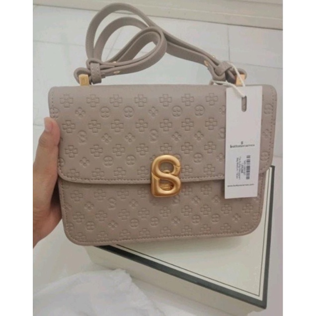 buttonscarves monogram audrey bag taupe small