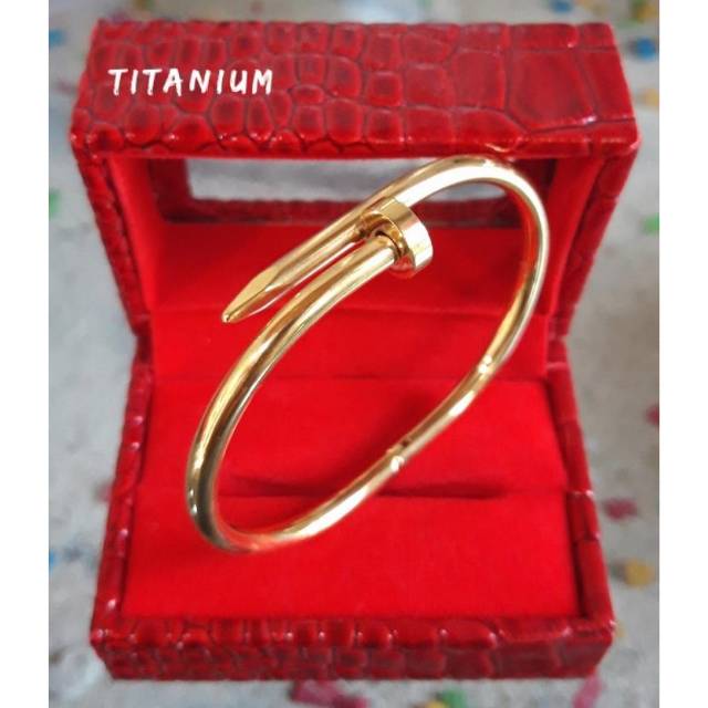 Gelang Titanium paku