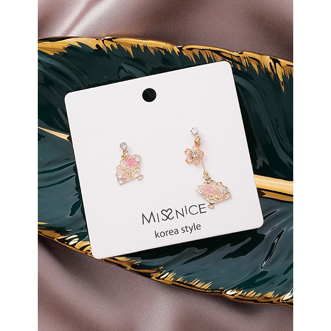 LRC Anting Tusuk Fashion Fan 925 Silver Needle Rhinestone Flower Fan Asymmetrical Earrings D09714