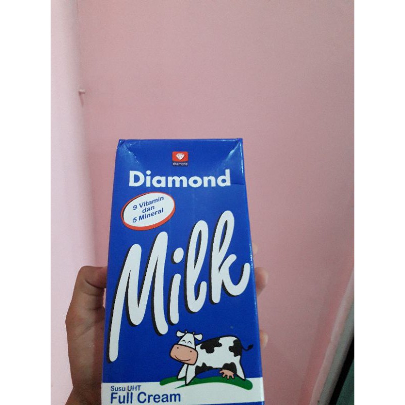 

Susu UHT Diamond Fullcream 1L (Satuan)