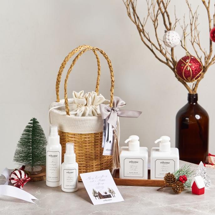 

Ethome Christmas & New Year Hamper "Giving Basket" .