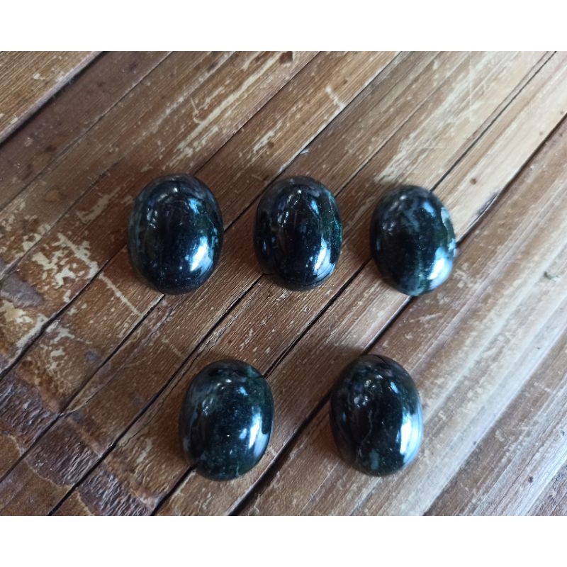 BATU BADAR BESI HITAM KELING KEBUMEN (N)