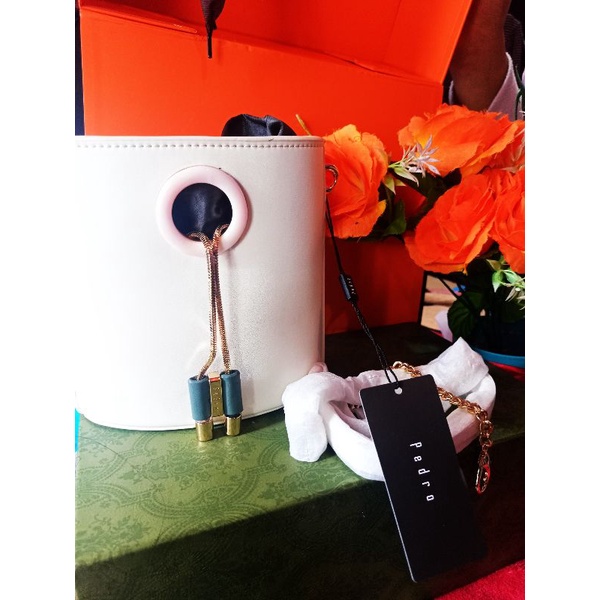 tas selempang wanita pedro