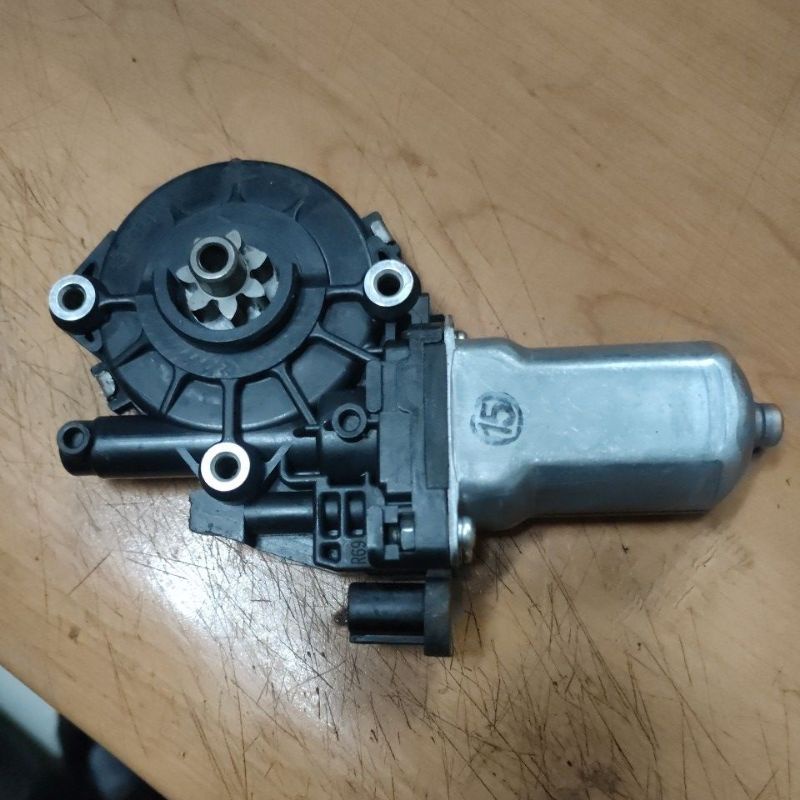 Motor power window Pajero sport