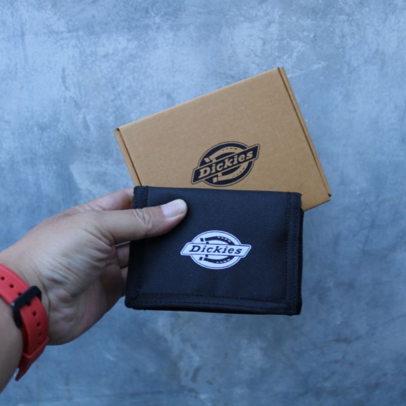 Dompet pria trifold gaines dickies dengan strap