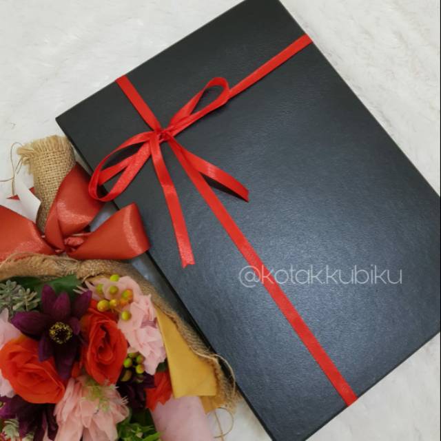 

Kotak Kado Box Dus Souvenir Gift Hadiah Custom ukuran 27 x 22 x 3.8 cm