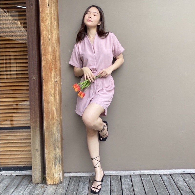 JOY ONE SET KOREA BUSUI FRIENDLY - SETELAN WANITA V NECK SEXY TOP AND BASIC SHORTS WITH POCKET - BALI OUTFIT CASUAL TOP DAN CELANA PENDEK - HADIAH / KADO ULTAH CEWEK