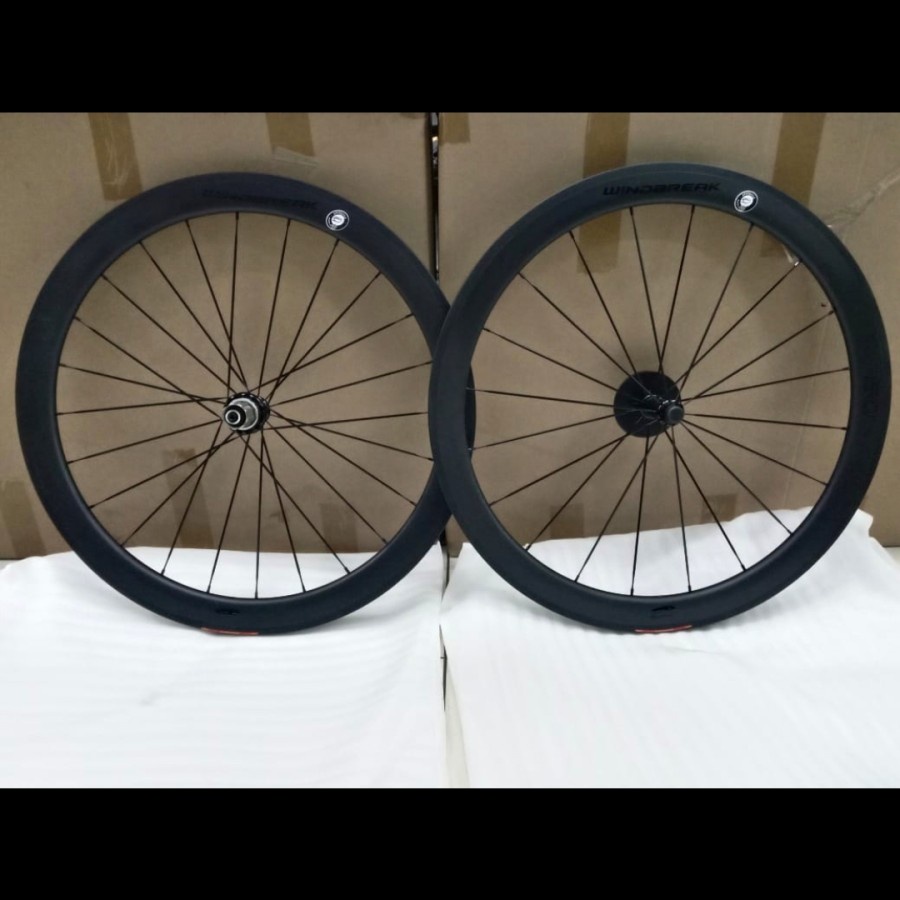 Wheelset Roadbike Windbreak Superteam 700 carbon rim 20/24h ceramic