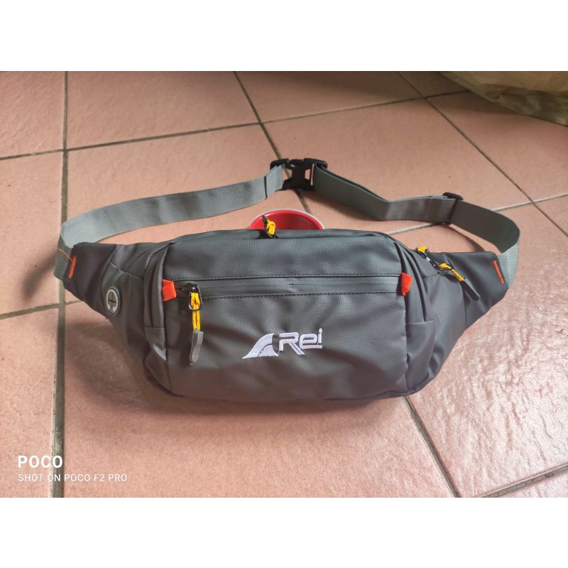 Tas Slempang Pria Waterproof Trendy Waistbag Pria Anti Air Tas Pinggang Pria wanita Terbaru