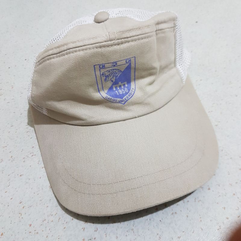 Topi Daegu University Korea Selatan