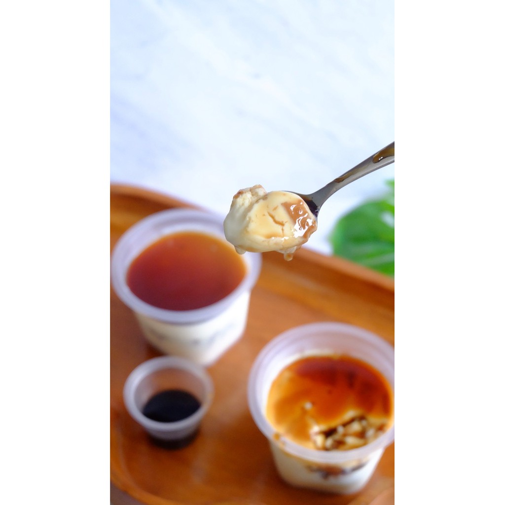 

Japanese Fluffy Pudiing with Palm Sugar Sauce