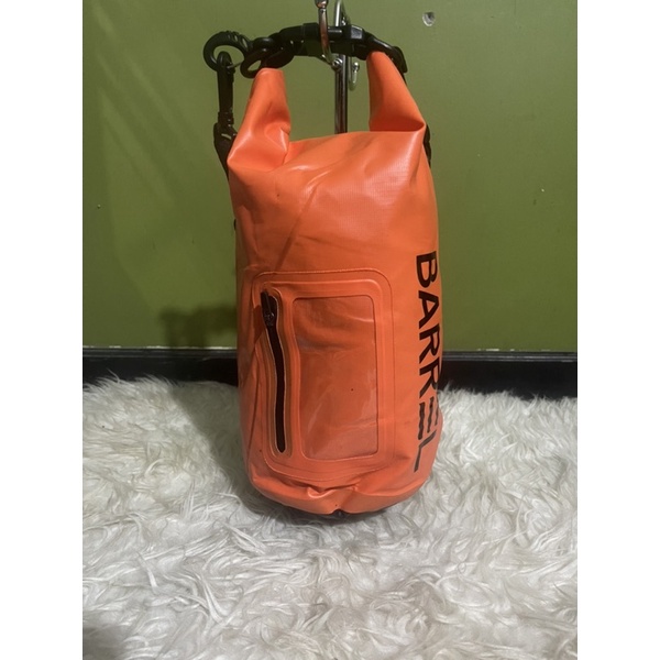 Barrel dry bag