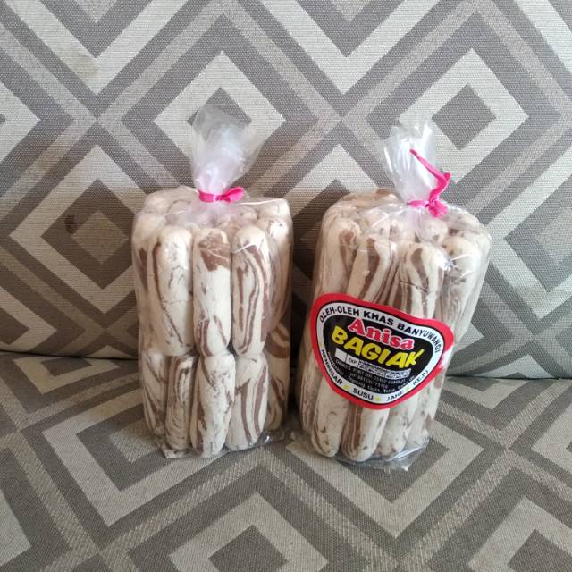 

Makanan ringan bagiak kuncung cokelat oleh-oleh Banyuwangi